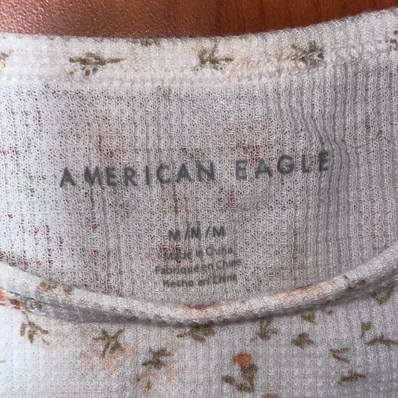 Cute American Eagle and Hollister Baby Tees - Picture 9 of 10